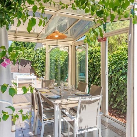 Maison Cosy Avec Petite Piscine Сикс-Фор-ле-Плаж Екстериор снимка