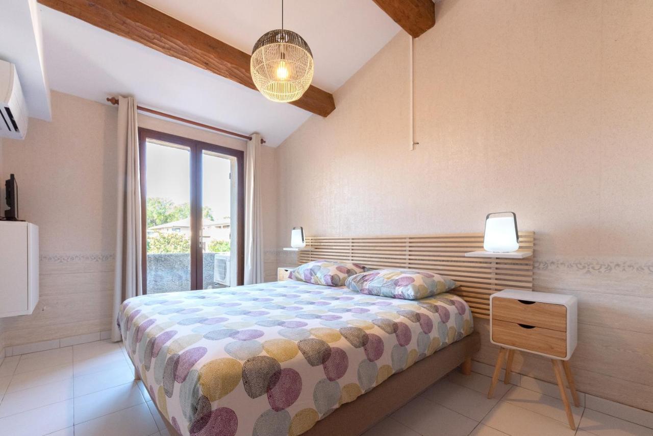Maison Cosy Avec Petite Piscine Сикс-Фор-ле-Плаж Екстериор снимка