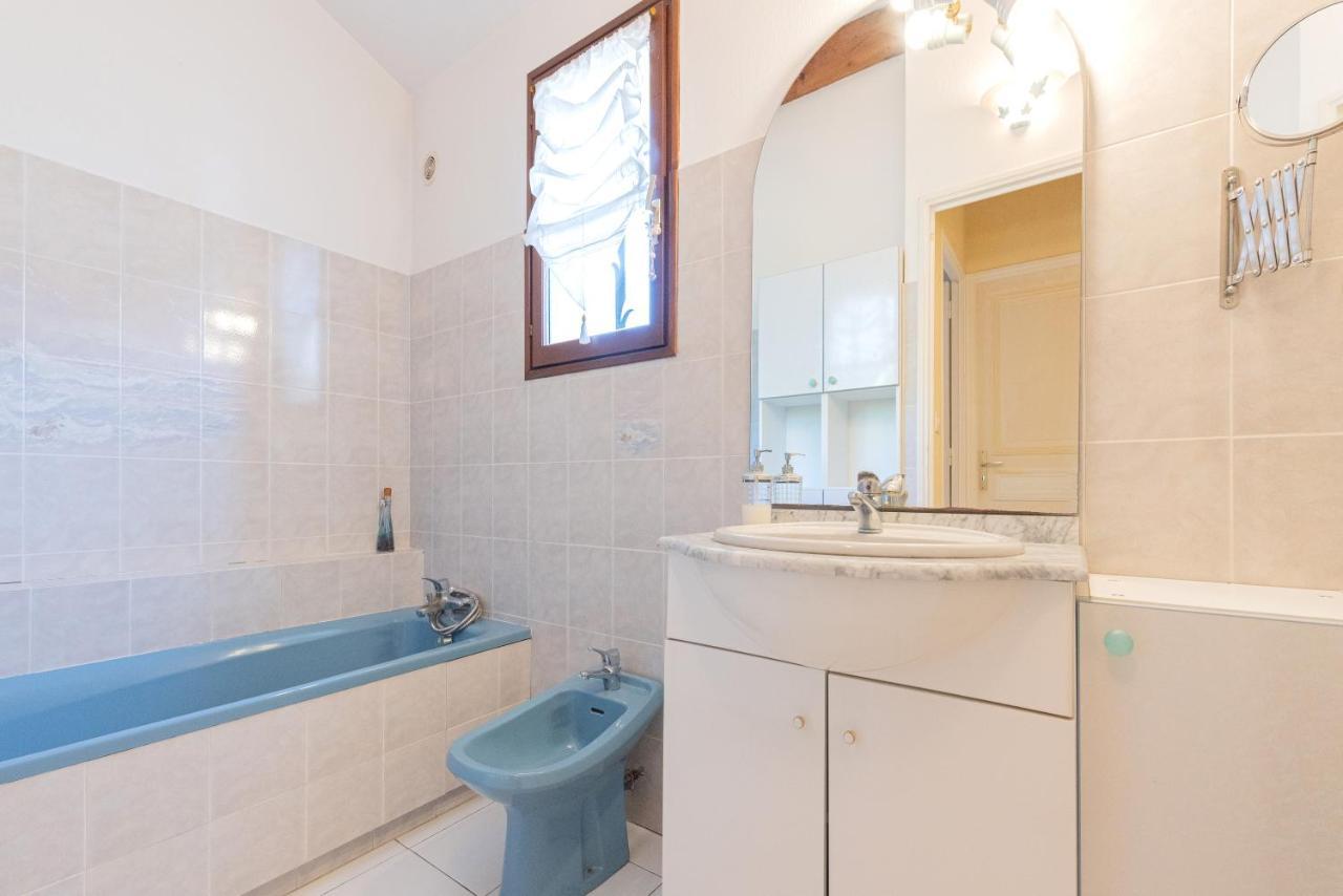 Maison Cosy Avec Petite Piscine Сикс-Фор-ле-Плаж Екстериор снимка