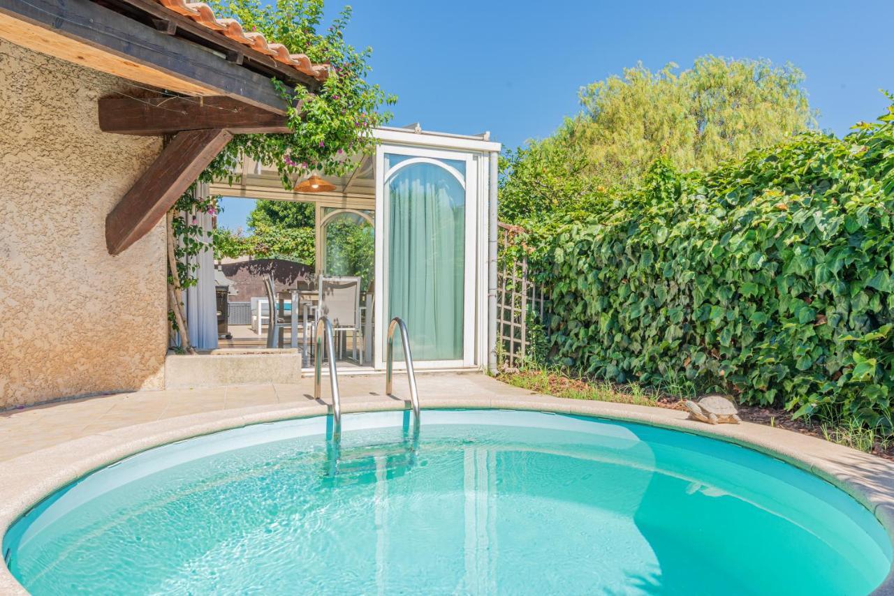Maison Cosy Avec Petite Piscine Сикс-Фор-ле-Плаж Екстериор снимка