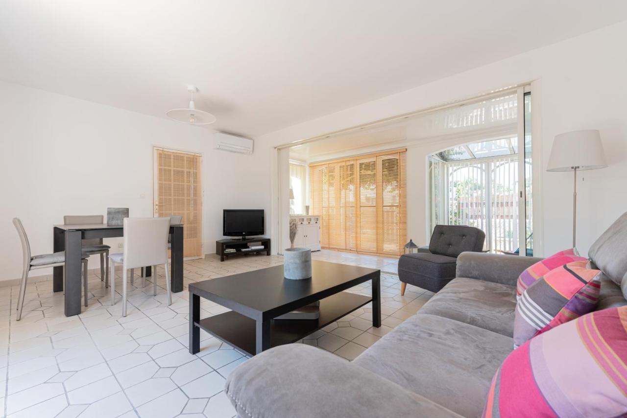 Maison Cosy Avec Petite Piscine Сикс-Фор-ле-Плаж Екстериор снимка